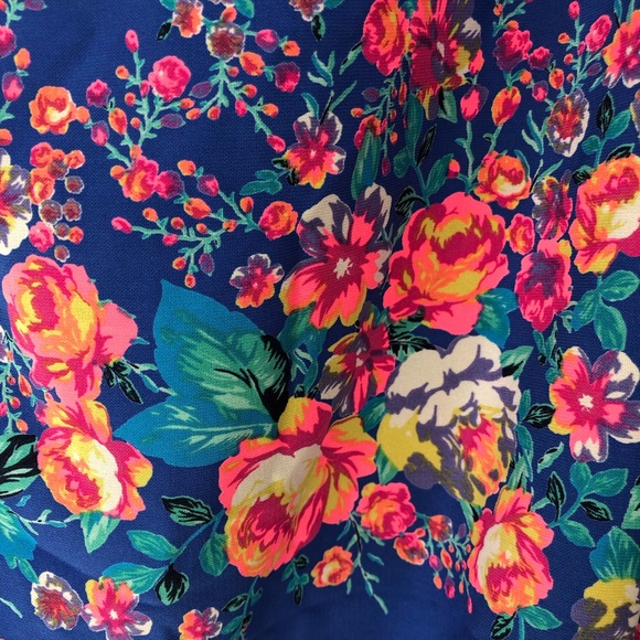 Everly Floral Crisscross Back Strappy Tank Size S - Picture 6 of 7